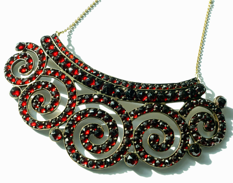 Antique Bohemian garnet necklace on 585 (14 carat) gold chain. Art Nou –  BabaBarock, Baba Store